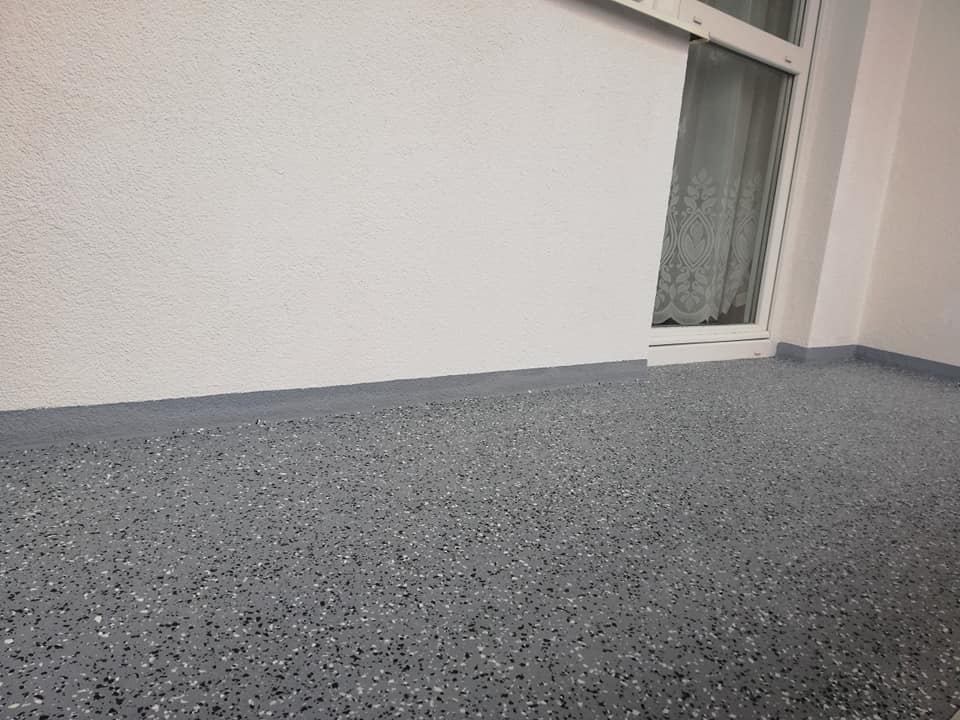 panelovy-dum-balkon