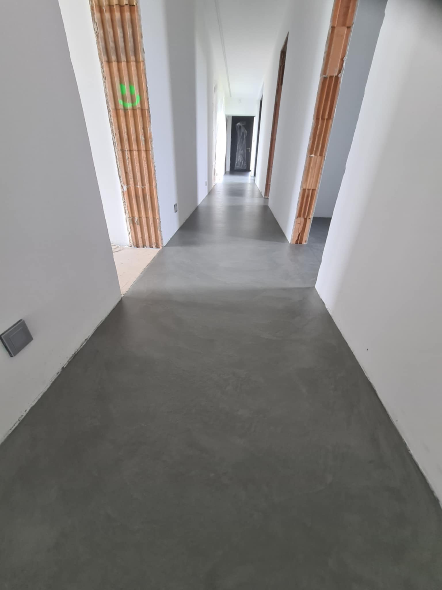 DEKORAČNÍ STĚRKA PODLAHY RD DOLNÍ ROVEŇ stěrka podlahy, dekorační stěrka